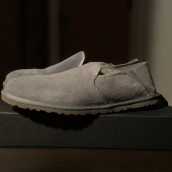 Men’s Grey UGG slippers - Picture 2 of 6